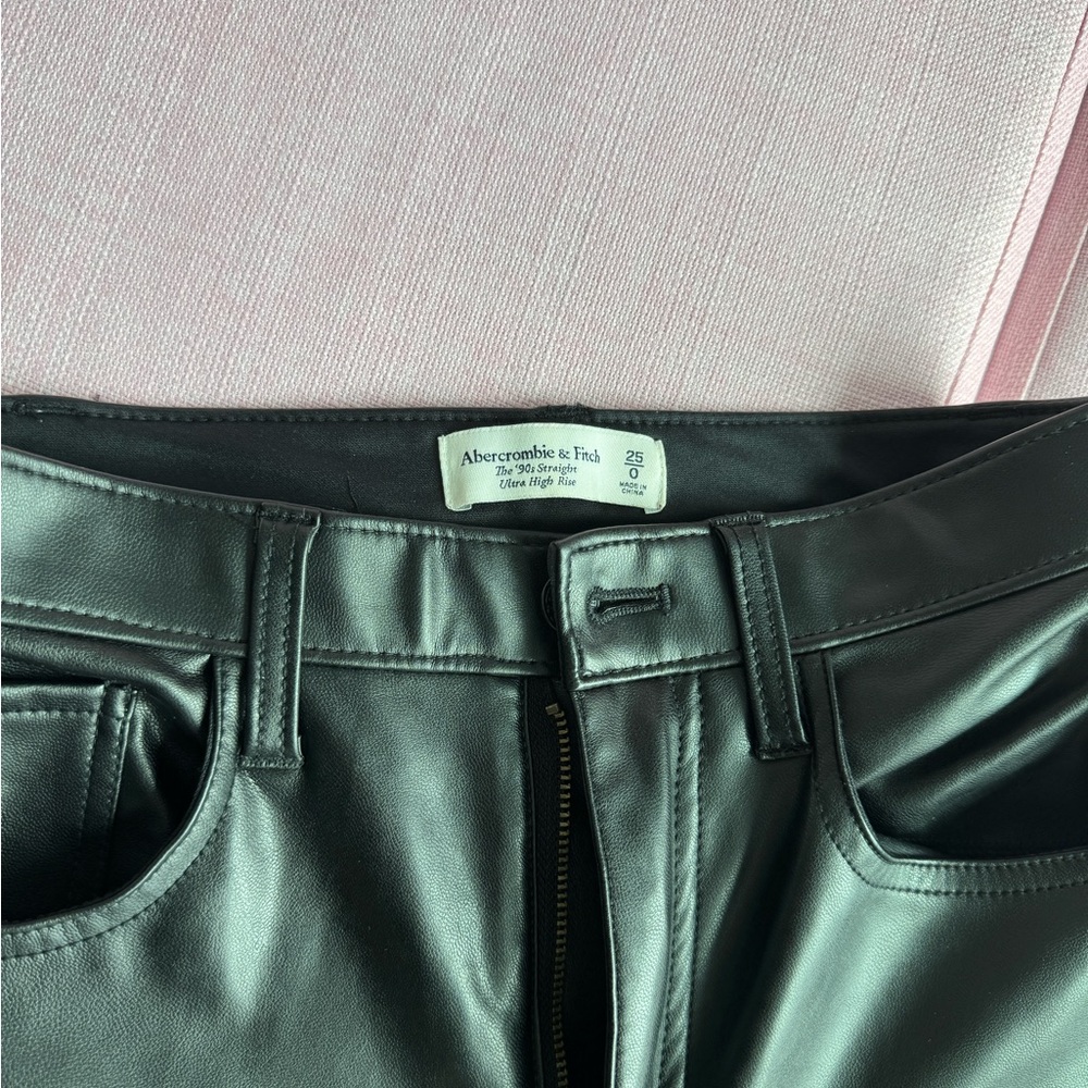 Abercrombie & Fitch 90s straight ultra high rise leather pants